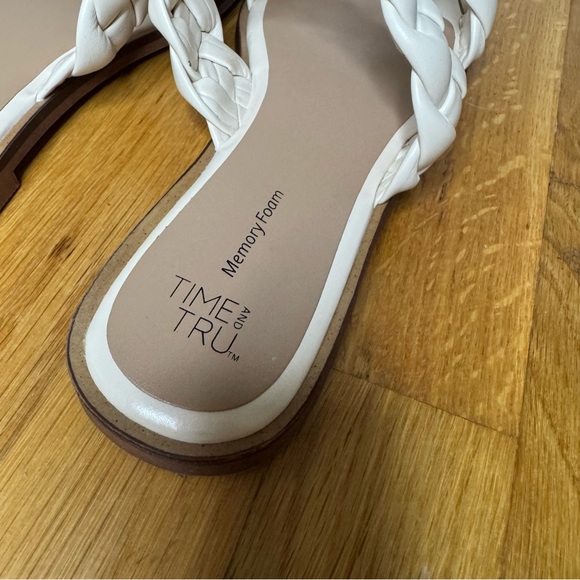 ✨3/$20✨ Time and Tru Women's Braided Two Band Sandals in Bone. Size 7 - Picture 6 of 13